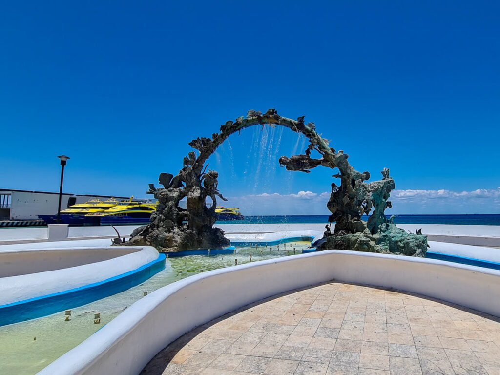 An arched art installation o the malecĂłn in Cozumel.