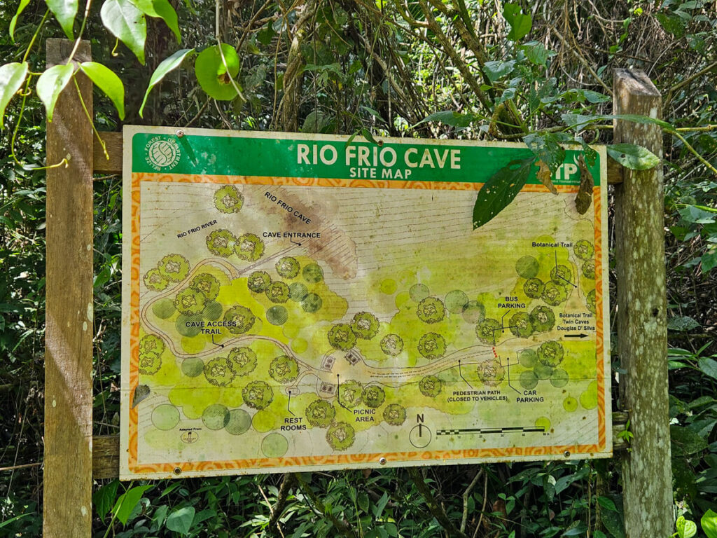 A map of Rio Frio Cave, depicting the hikes to and around the entrance and nearby facilities.