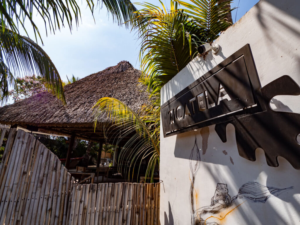 A sign for Zicatela, a Mexican restaurant in El Paredón.