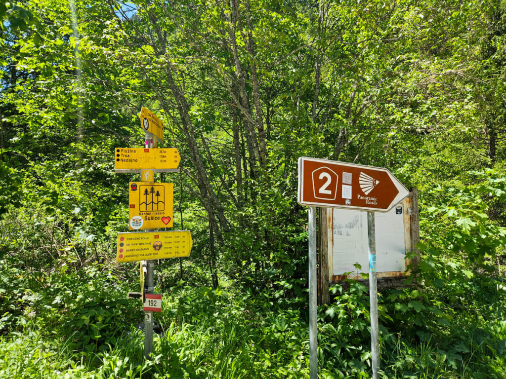 A brown sign indicating the panoramic road that's known as the Durmitor Ring.